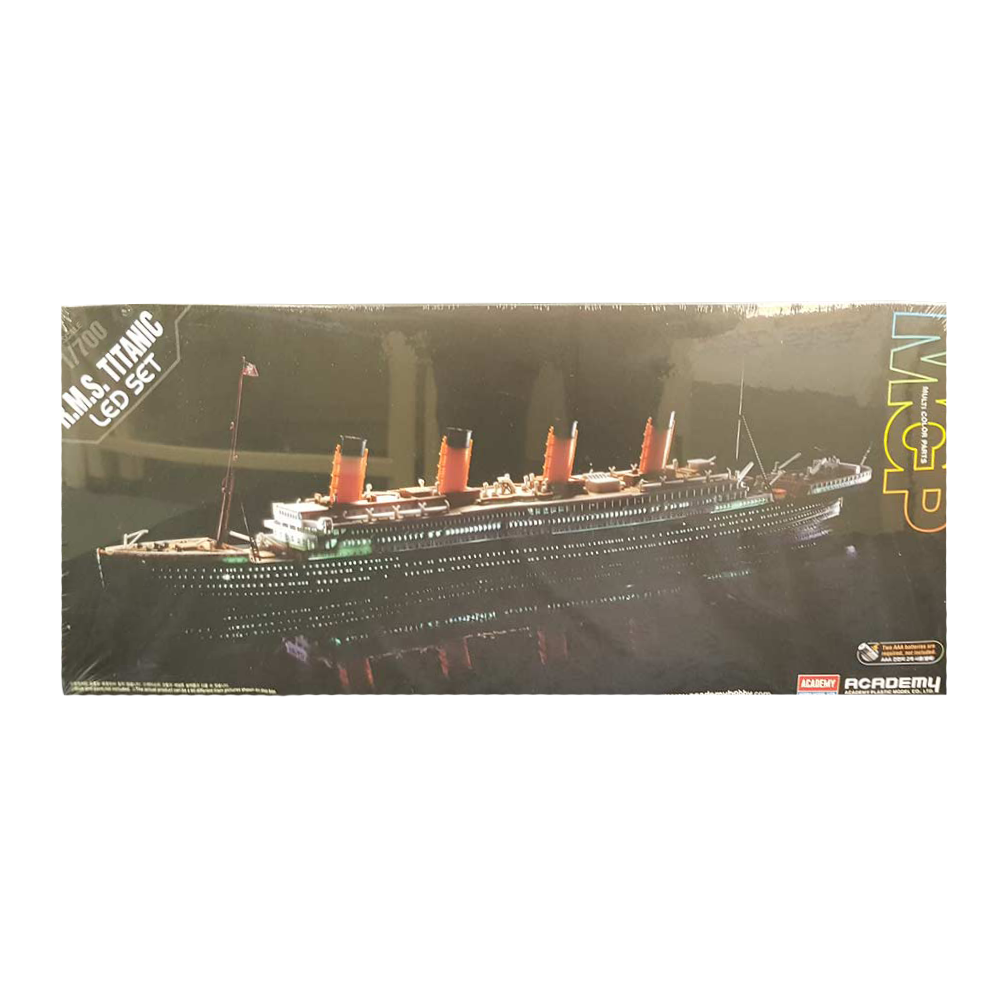 Titanic 1:700 with LED Set - Academy