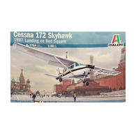 Cessna 172 Skyhawk 1987 Landing on Red Square 1:48 - Italeri